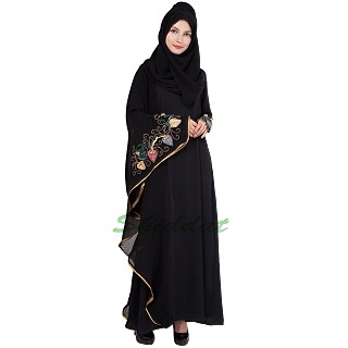 Embroidered Islamic dress - Kaftan with asymmetrical sleeves